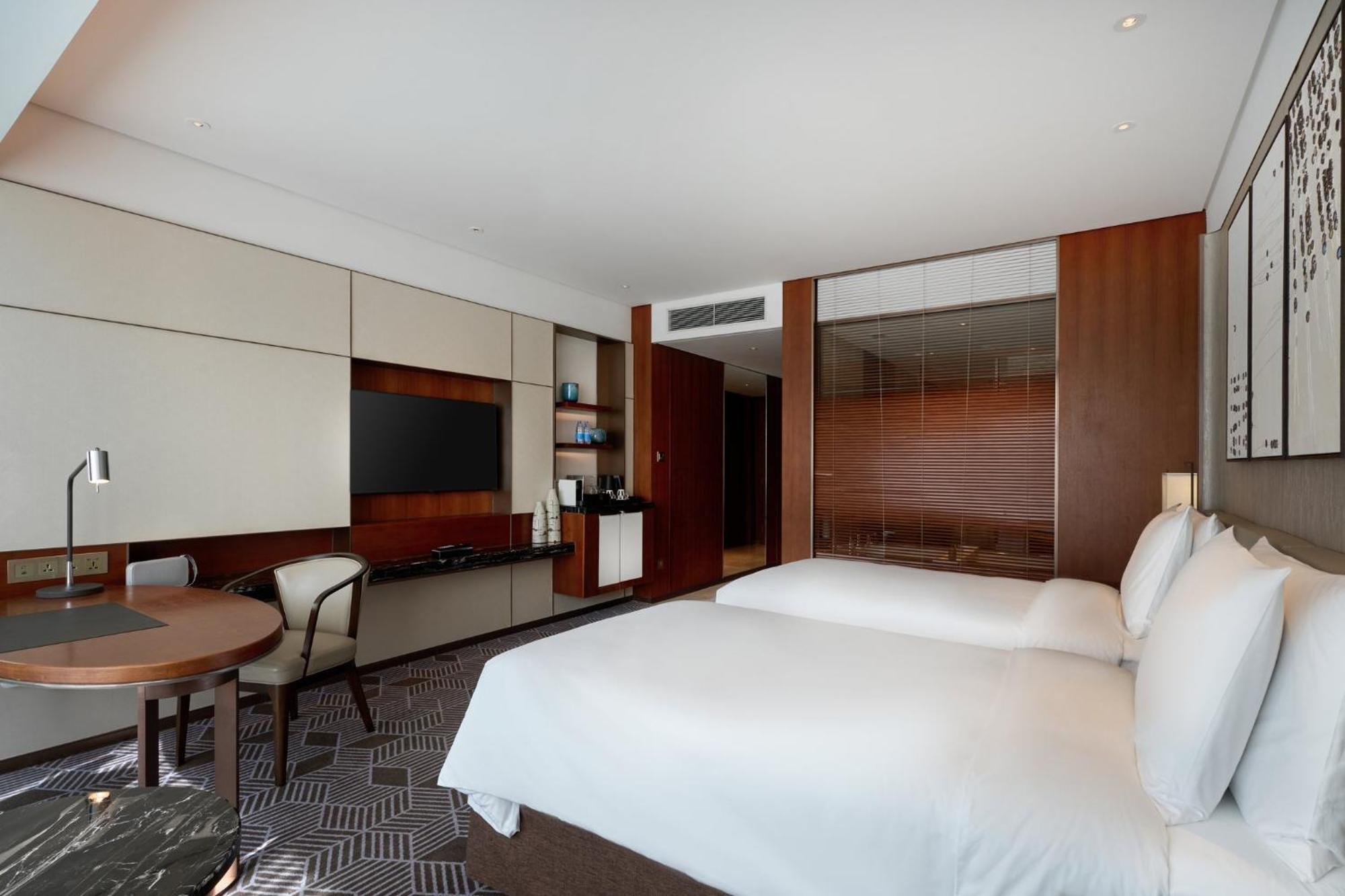 Intercontinental Guangzhou Exhibition Center By Ihg - Free Shuttle Between Hotel And Exhibition Center During Canton Fair & Exhibitor Registration Counter Exterior photo