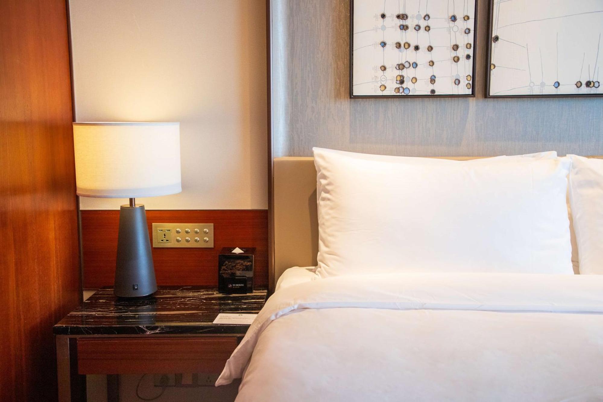 Intercontinental Guangzhou Exhibition Center By Ihg - Free Shuttle Between Hotel And Exhibition Center During Canton Fair & Exhibitor Registration Counter Exterior photo
